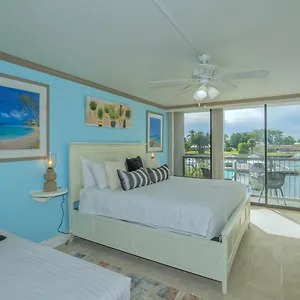  Apartment All-new Waterfront With Balcony,pool,tiki Bar,gym United States