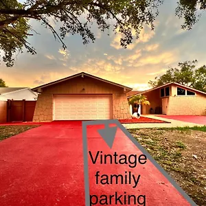  Holiday home Vintage Family Scape + Heated Pool&discount United States